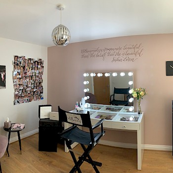 our studio Alluring makeup